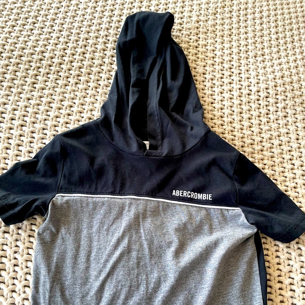 AF Kids boys tee shirt hoodie size 5/6. Worn once